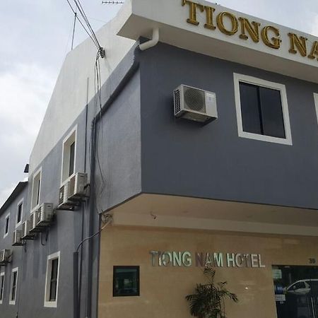 Tiong Nam Hotel Pasir Gudang Bagian luar foto